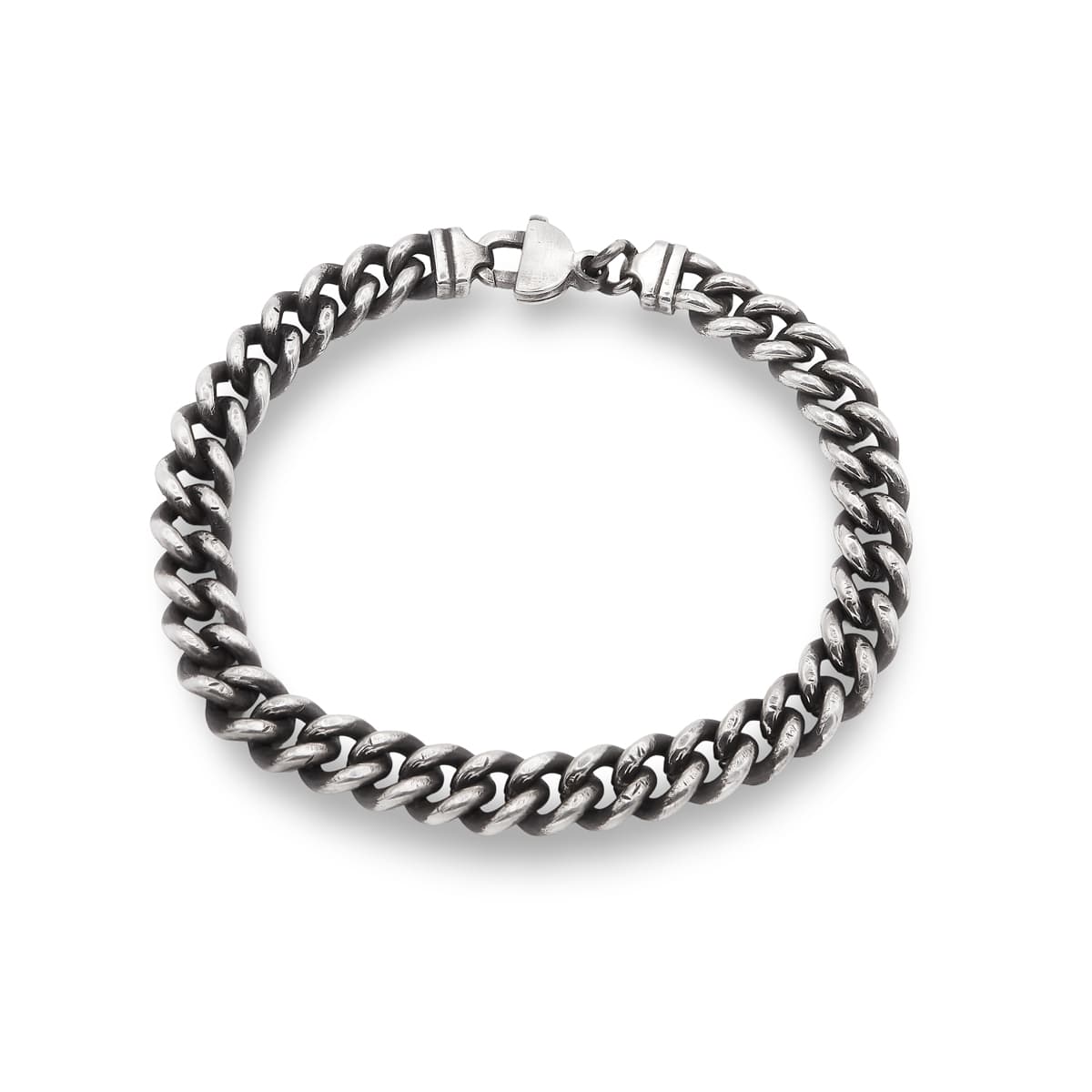 Detailansicht der Kettenglieder des Ground Panzerarmbands, hochwertiger Silberschmuck für Männer