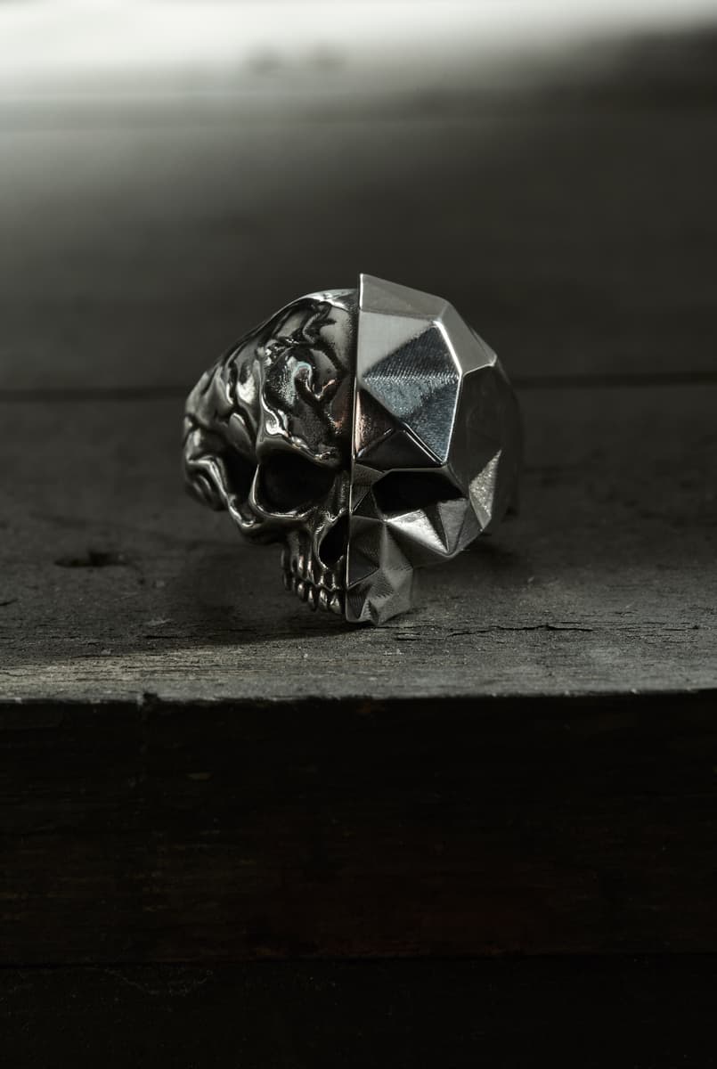 Totenkopfring "Modern Skull" Polygon Silber Ring handgefertigt {{Product vendor}}