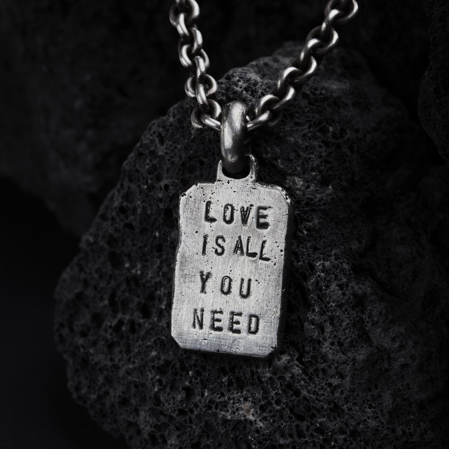 männerschmuck Anhänger für Kette aus Sterling Silber, Love is all you need, Massiver Anhänger für Halskette,