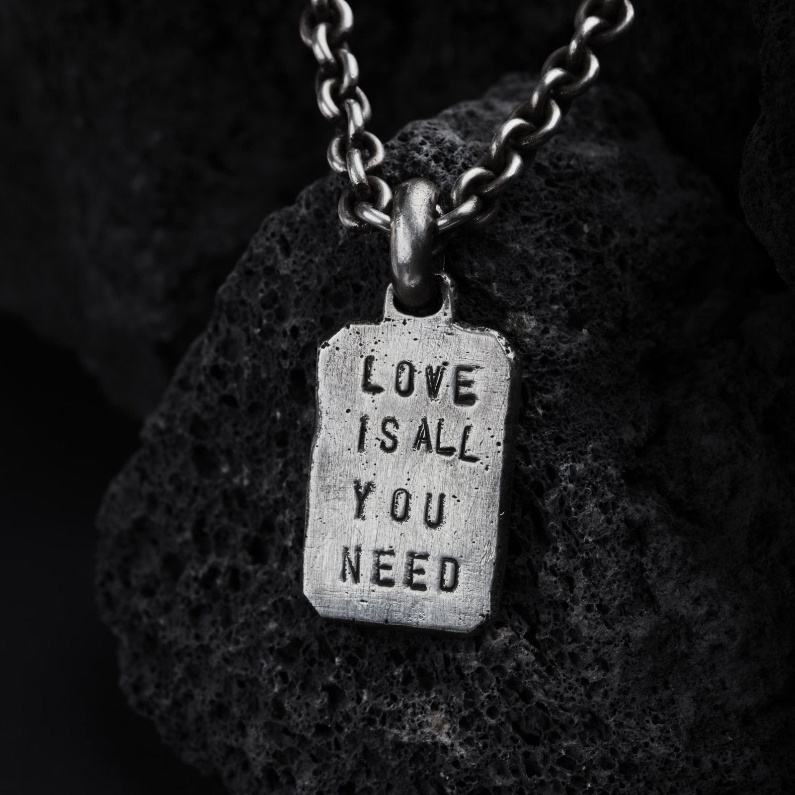 männerschmuck Anhänger für Kette aus Sterling Silber, Love is all you need, Massiver Anhänger für Halskette,